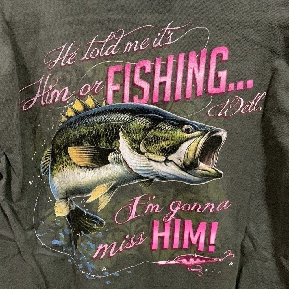 Woman’s Fishing shirt - Humorous - Delta Magnum weight, Size S - him or the fish - Picture 3 of 6